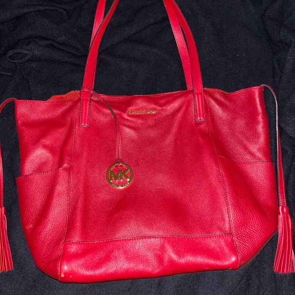 Michael Kors large purse (red) - Picture 5 of 9